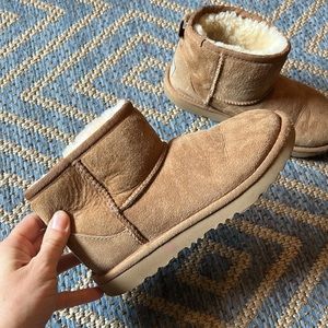 UGG Classic Mini II Girls Boots